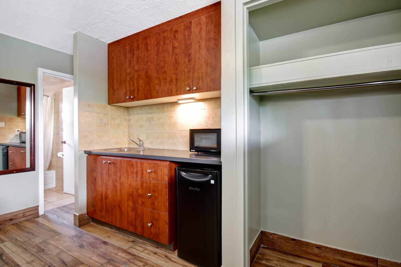 Burlington Inn Экстерьер фото